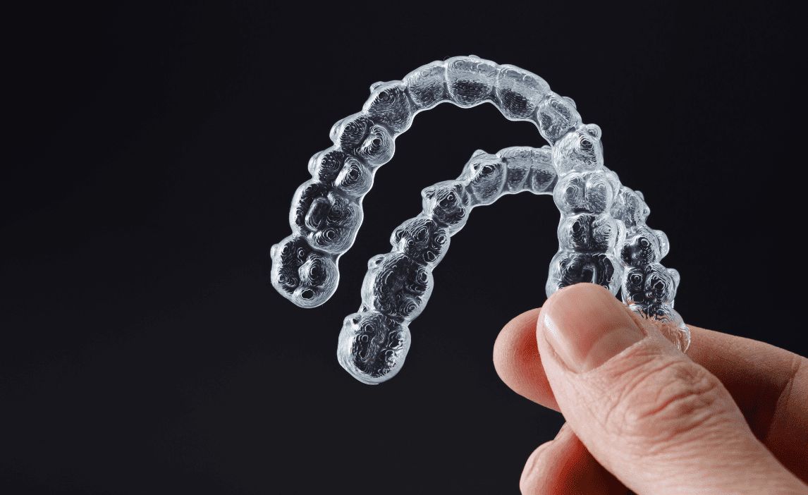 Allineatori trasparenti su misura per ortodonzia invisibile